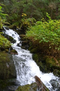 The small waterfall near Lake Skelokum